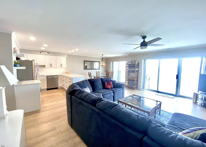Apartment Harbour Island 402l *
